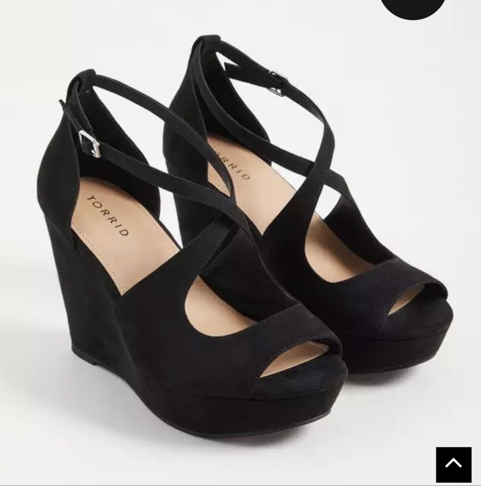 NWT Torrid Black Wedge Sandals 8.5WW